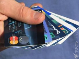 В августе из 2,9 млн. кредитных карт были в обращении лишь 14%